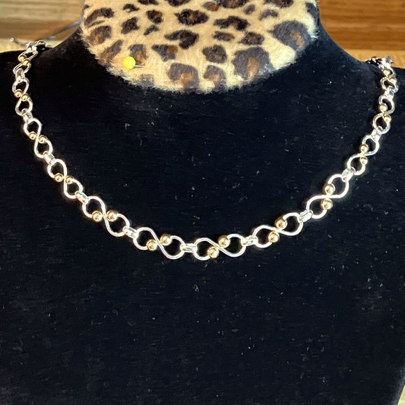 🌸Napier Two Tone Necklace - Picture 1 of 7